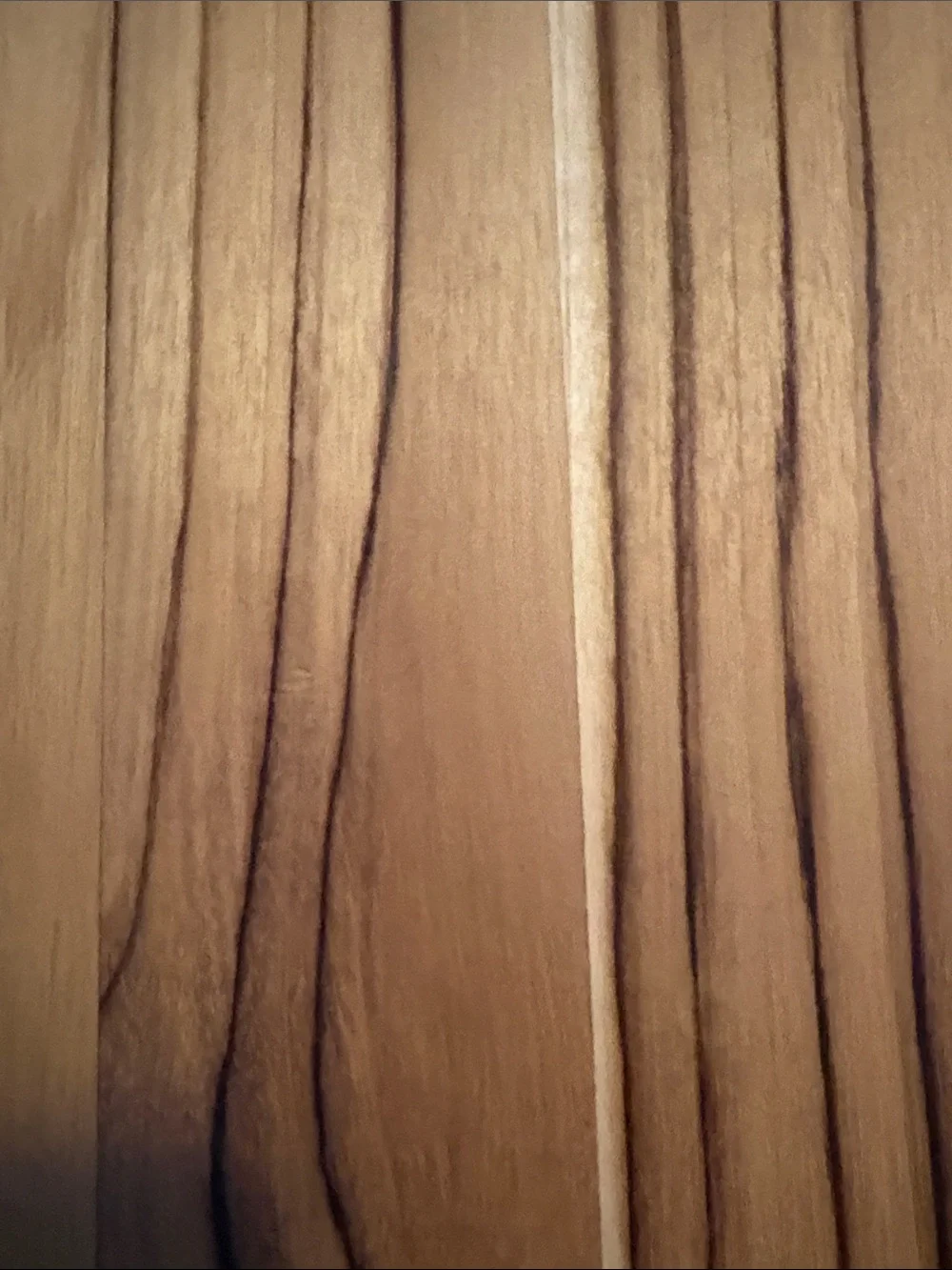 Solid Wood Carving & Serving Board — Natural Wood Grain